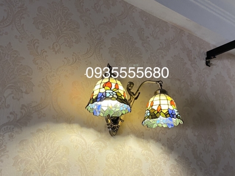 Mùa dịch bán thanh lí đôi đèn tường hoa văn kiểu cổ