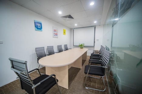 Văn phòng thiết kế thông minh với chỗ ngồi tiện nghi