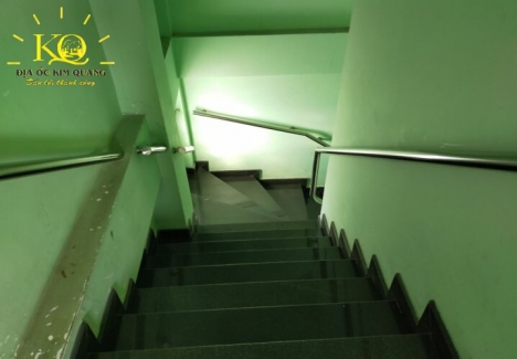 Cho thuê gấp nguyên căn nhà đường Hoàng Văn Thụ dt 560m2 giá 120 triệu