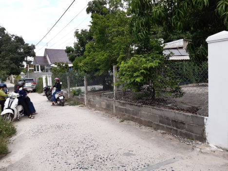 Bán lô đất đẹp vuông vứt, Cam Hải Tây giá rẻ gần trung tâm cam lâm, cách quốc lộ 1A 50m2...!