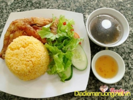 Quán Cơm Gà Xối Mỡ Ngon Quận 5