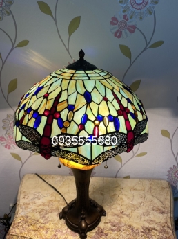Đèn hai thân tiffany hoạ tiết chuồn lạ mắt