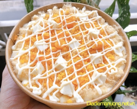 Bánh Bông Lan Trứng Muối Sốt Pho Mai Ngon Quận 7