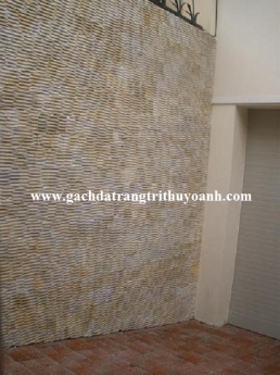 Đá răng lược vàng ốp lát trang trí nội thất