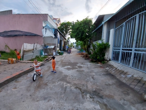 Kẹt ngân hàng: 80m2, 100% thổ cư, Q.9, 2.85 tỷ