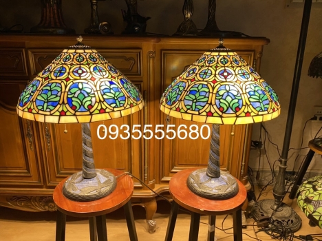 Đôi đèn tân cổ hàng mỹ lạ mắt