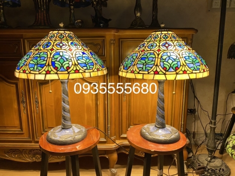 Đôi đèn tân cổ hàng mỹ lạ mắt