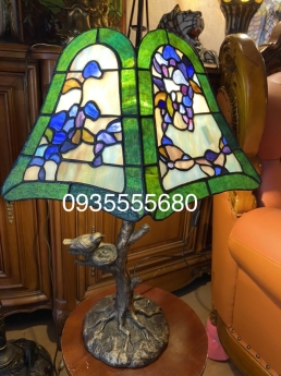 Giao lưu em đèn tifany lục giác hoạ tiết hoa ly sắc tím