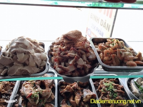 Quán Cơm Bình Dân Ngon Trần Não Quận 2