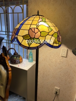 Giao lưu em đèn sàn số lượng hoạ tiết hoa chim