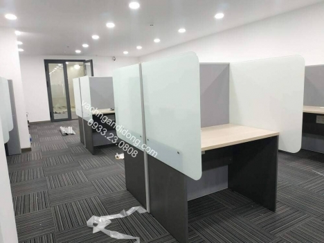 vách ngăn bàn làm việc 30