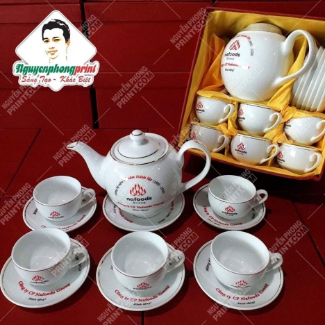 Top 3 Bộ Bình Trà Bát Tràng Chỉ Vàng Dùng Làm Quà Tặng