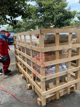 Chằng buộc hàng hoá trên cont FR tại Vũng tàu