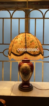 Giao lưu em đèn sứ cổ của bỉ hàng thửa