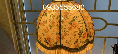Giao lưu em đèn sứ cổ của bỉ hàng thửa