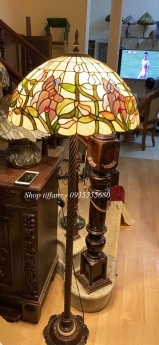 Giao Lưu Đèn Sàn Tiffany Hoạ Tiết Hoa Sen.