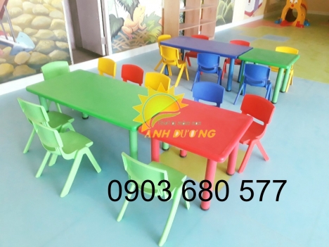 Cần bán bàn ghế nhựa trẻ em dành cho trường lớp mầm non, gia đình