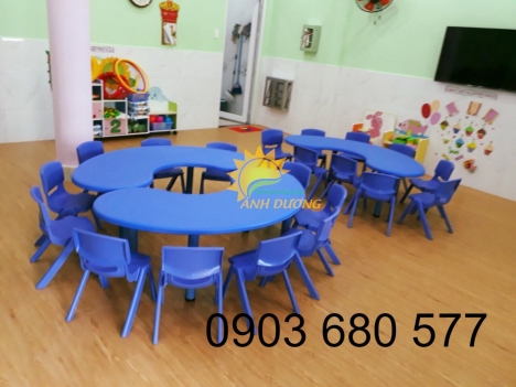 Cần bán bàn ghế nhựa trẻ em dành cho trường lớp mầm non, gia đình