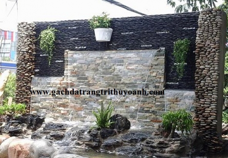 Tiểu cảnh sân vườn trang trí bằng đá suối tự do