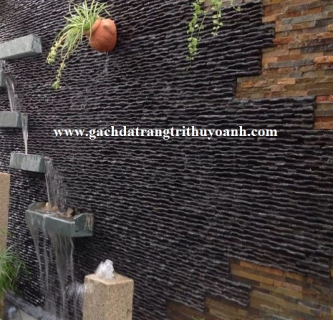 Tiểu cảnh sân vườn trang trí bằng đá suối tự do