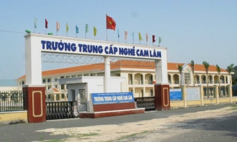 Bán gấp lô đất Cực rẻ đối diện trường trung cấp nghề Cam Lâm full, thổ đường nhựa 13m LH Mr Hải