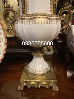 Giao lưu đôi bình sứ đồng bỉ