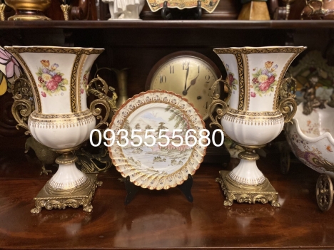 Giao lưu đôi bình sứ đồng bỉ