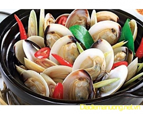 Tá Lả Quán Phục Vụ Các Món Bò, Gà, Hải Sản