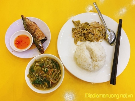 Quán Cafe Cơm Văn Phòng Ngon Tân Phú