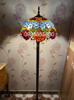 Đèn sàn tiffany họa tiết hoa hồng