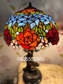 Nay em giao lưu đôi hoa hồng đỏ cho cả tháng cùng đỏ!