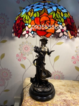 Nay em giao lưu đôi hoa hồng đỏ cho cả tháng cùng đỏ!
