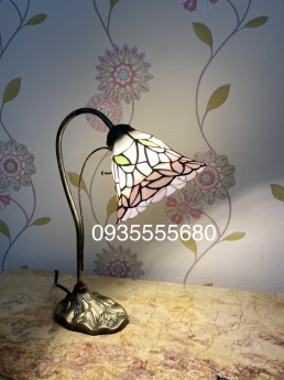 Giao lưu đôi đèn tiffany hoa loa kèn