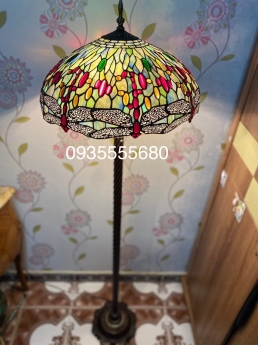 Giao lưu em đèn sàn tiffany hoạ tiết chuồn chuồn