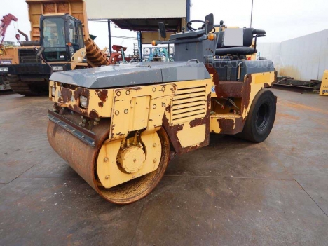 Bán xe lu rung KOMATSU JV40CW-5E0