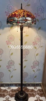 Giao lưu em đèn tiffany hoạ tiết chuồn cam