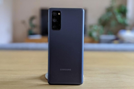 Samsung galaxy S20 FE chính hãng giá chỉ 13.990k