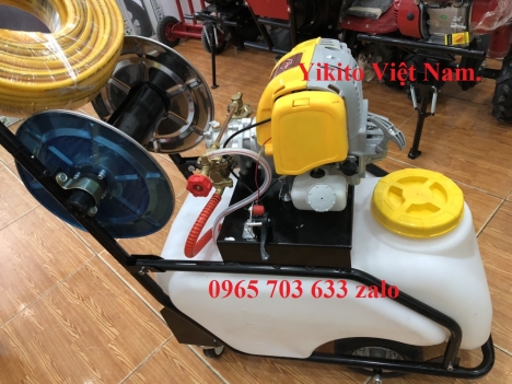 Xe phun thuốc, máy phun thuốc đẩy tay siêu tiện lợi Yikito Japan GX35 chạy xăng.