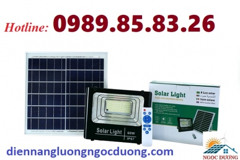 Đèn LED Pha Năng Lượng Mặt Trời 100W, đèn chiếu sáng năng lượng mặt trời