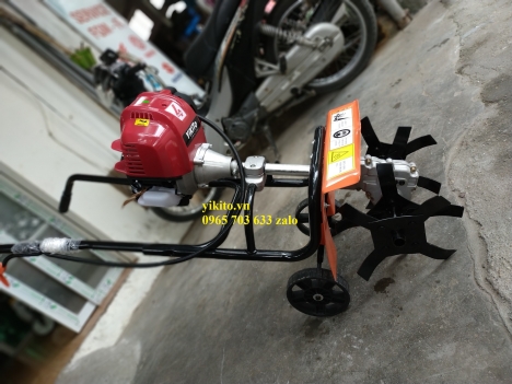 Máy xới đất mini nhỏ gọn phù hợp mọi đối tượng Yikito GX50 chạy xăng.