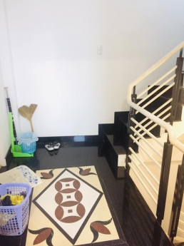 NP 1031 Nhà đẹp 5 tầng Quận 1, gần mặt tiền đường, nở hậu, giá tốt hàng ngộp