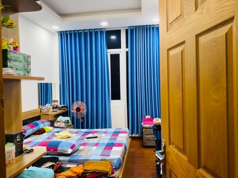 NP 1031 Nhà đẹp 5 tầng Quận 1, gần mặt tiền đường, nở hậu, giá tốt hàng ngộp