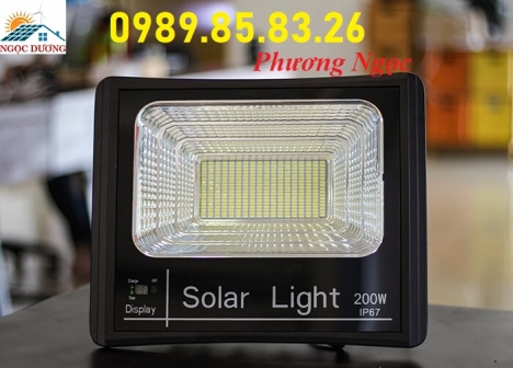 Đèn LED pha năng lượng mặt trời 200W,đèn chiếu sáng 200W năng lượng mặt trời
