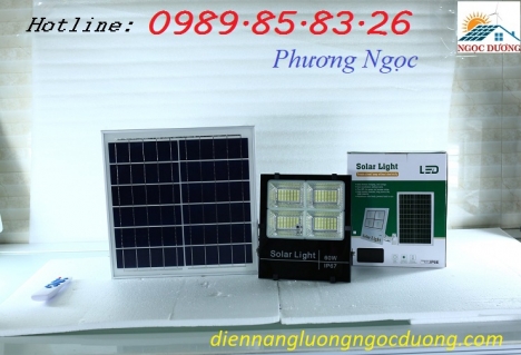 Đèn LED pha năng lượng mặt trời 60W 4 khoang, đèn 60W năng lượng mặt trời 4 ngăn
