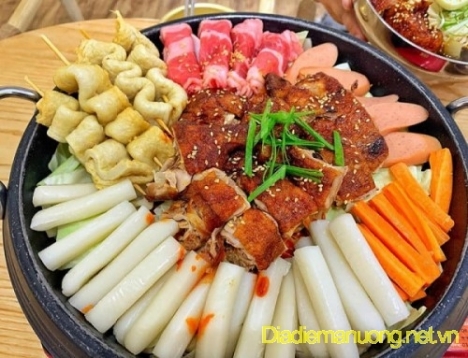 Phố Ẩm Thực - Món Ngon Việt Nhật Quận 8