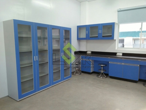 Tủ đựng dụng cụ thí nghiệm