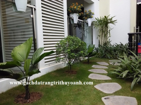 Đá thớt sân vườn, đá thớt tự nhiên bước đi