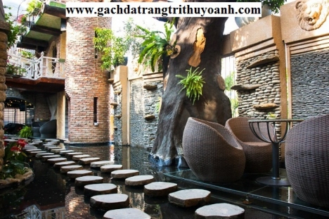 Đá thớt sân vườn, đá thớt tự nhiên bước đi