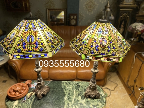 Giao lưu đôi đèn cổ tiffany hàng cao cấp hoa văn theo lối phục hưng cổ