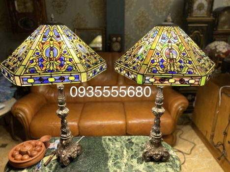 Giao lưu đôi đèn cổ tiffany hàng cao cấp hoa văn theo lối phục hưng cổ
